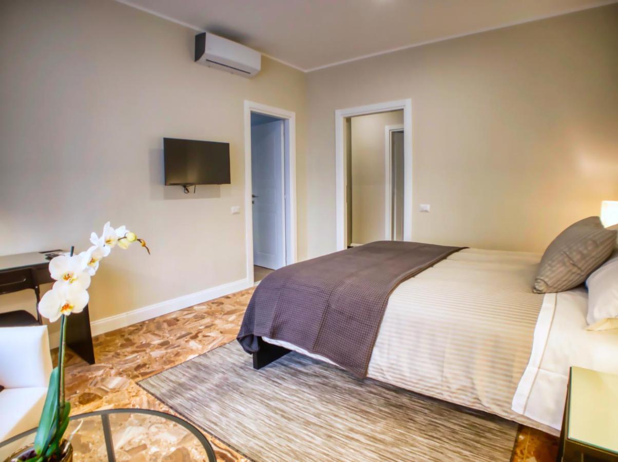 Готель Silia House Napoli Centro Екстер'єр фото