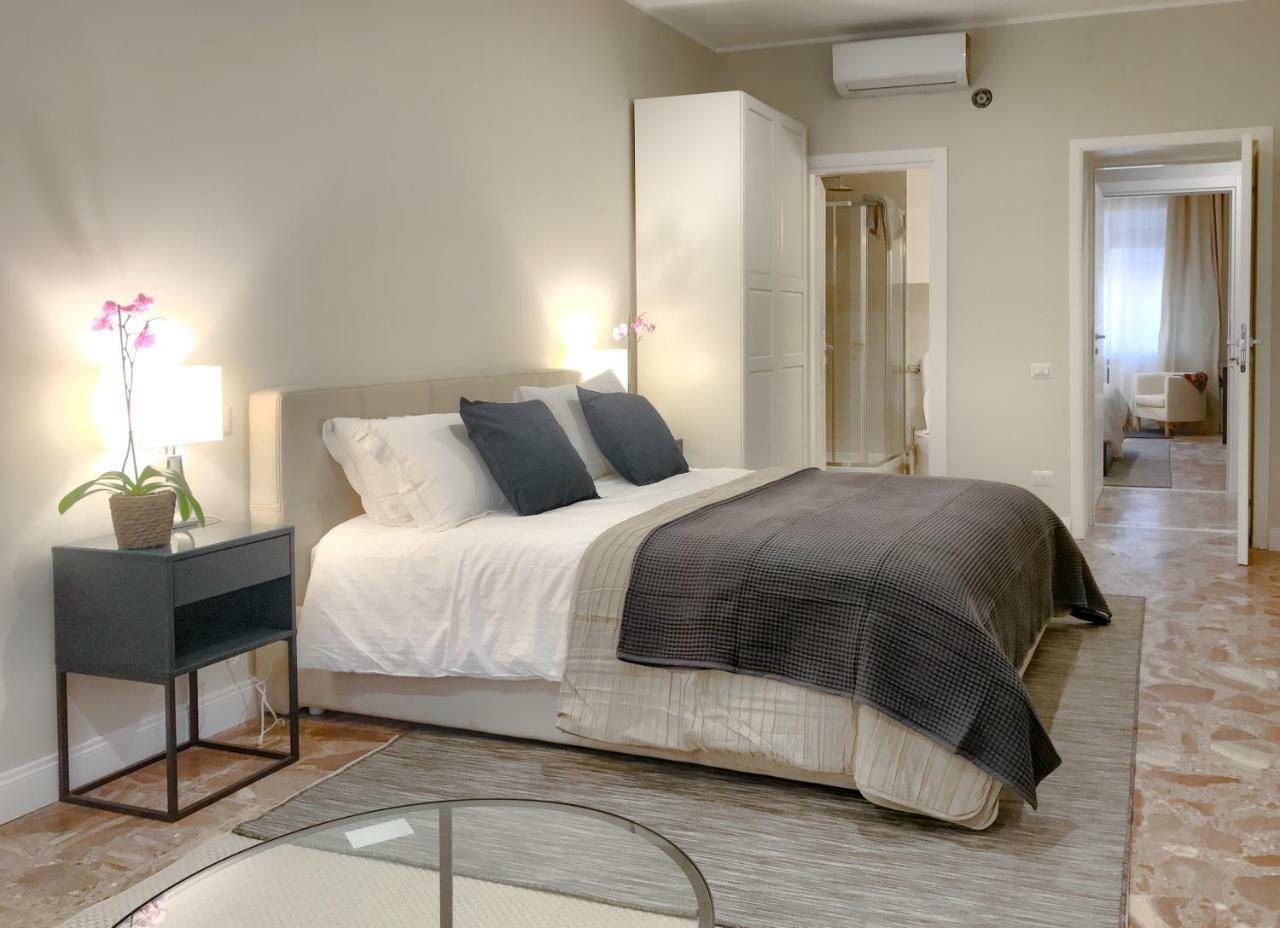 Готель Silia House Napoli Centro Екстер'єр фото