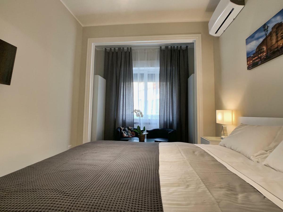 Готель Silia House Napoli Centro Екстер'єр фото