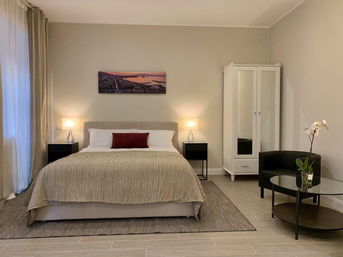 Готель Silia House Napoli Centro Екстер'єр фото